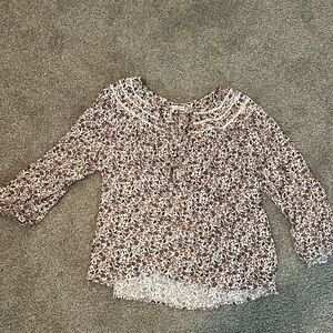 Quarter length sleeve